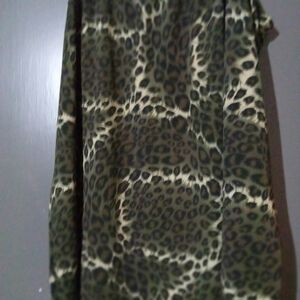 Fashion bug women's leopard print skirt. Size 4X